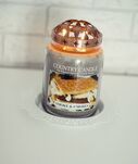 Country Candle -Smoke & S'mores - średnia świeca zapachowa (453g) 2 knoty - 2