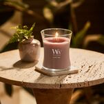 Patchouli Creme - Woodwick - średnia świeca zapachowa z drewnianym knotem - nowość 2025 - 5