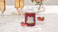 Yankee Candle Strawberry - duża świeca zapachowa - 2