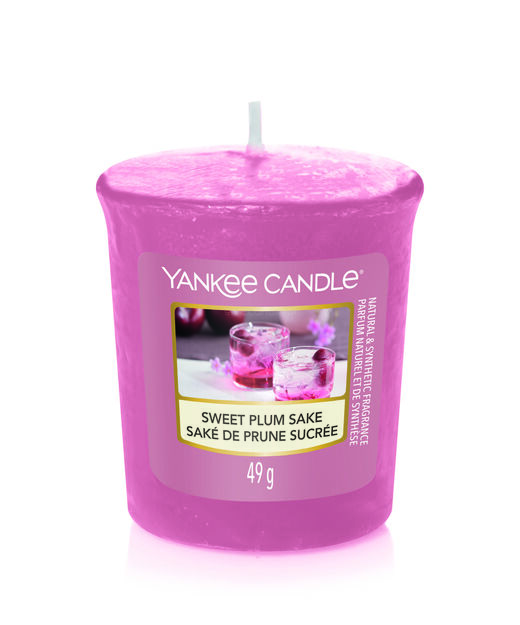 Sweet Plum Sake - Yankee Candle - mała świeca votive - nowość 2022