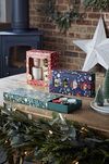 Zestaw prezentowy Countdown to Christmas - Yankee Candle - 3 małe świece votive + świecznik - 2