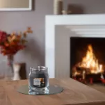 Yankee Candle Crackling Embers - mała świeca zapachowa 110 g - 2