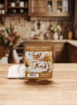 Kringle Candle Warm Cinnabuns - wosk zapachowy 64 gram - 2