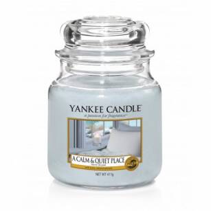 A Calm & Quiet Place Yankee Candle - średnia świeca zapachowa