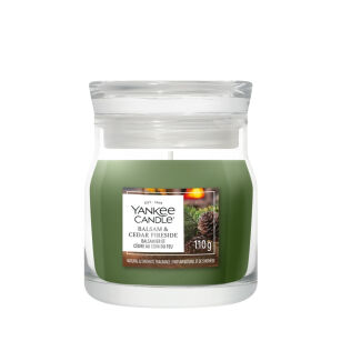 Yankee Candle Balsam & Cedar Fireside – mała świeca zapachowa Signature 110 g