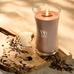 Patchouli Creme - Woodwick - duża świeca zapachowa z drewnianym knotem - nowość 2025 - 5