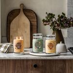 Glistening Leaves - Yankee Candle Signature - duża świeca zapachowa z dwoma knotami - nowość 2025 - 8