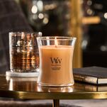 Golden Bourbon - Woodwick - średnia świeca zapachowa z drewnianym knotem - nowość 2025 - 4