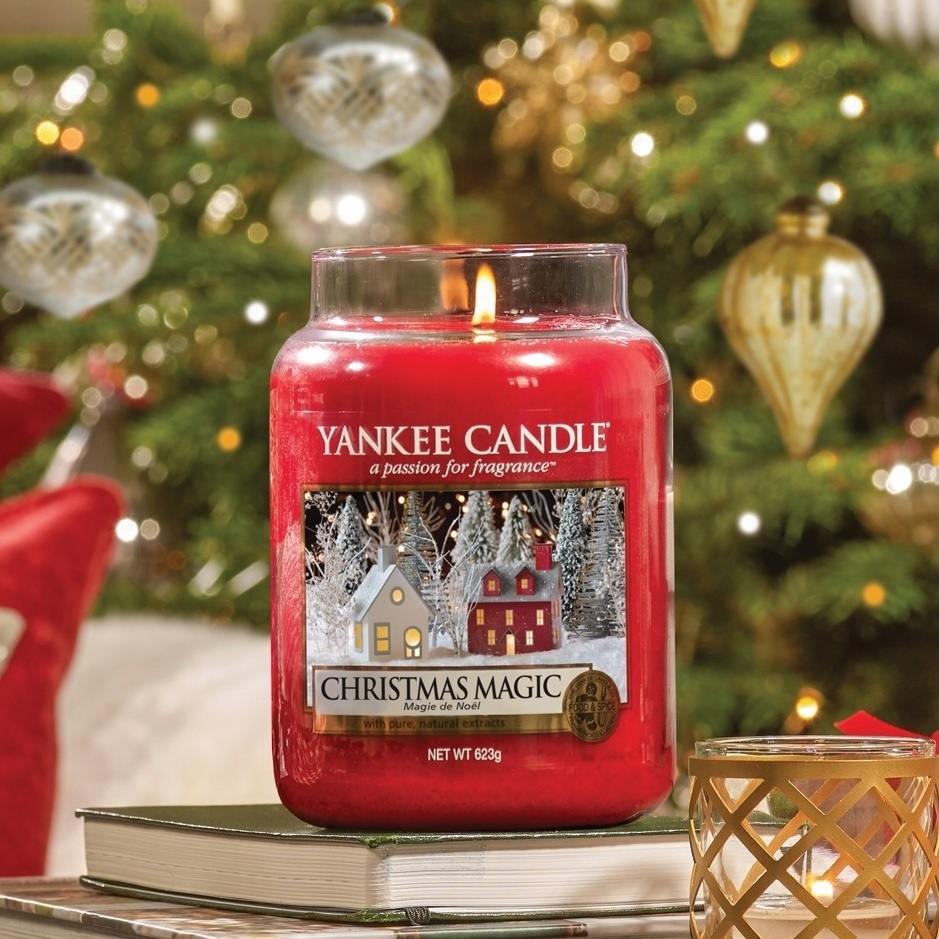 Świąteczna świeca Christmas Magic Yankee Candle